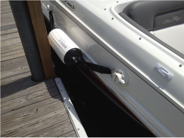 152mm SeaSucker white with Aluminium Handle used to secure fenders