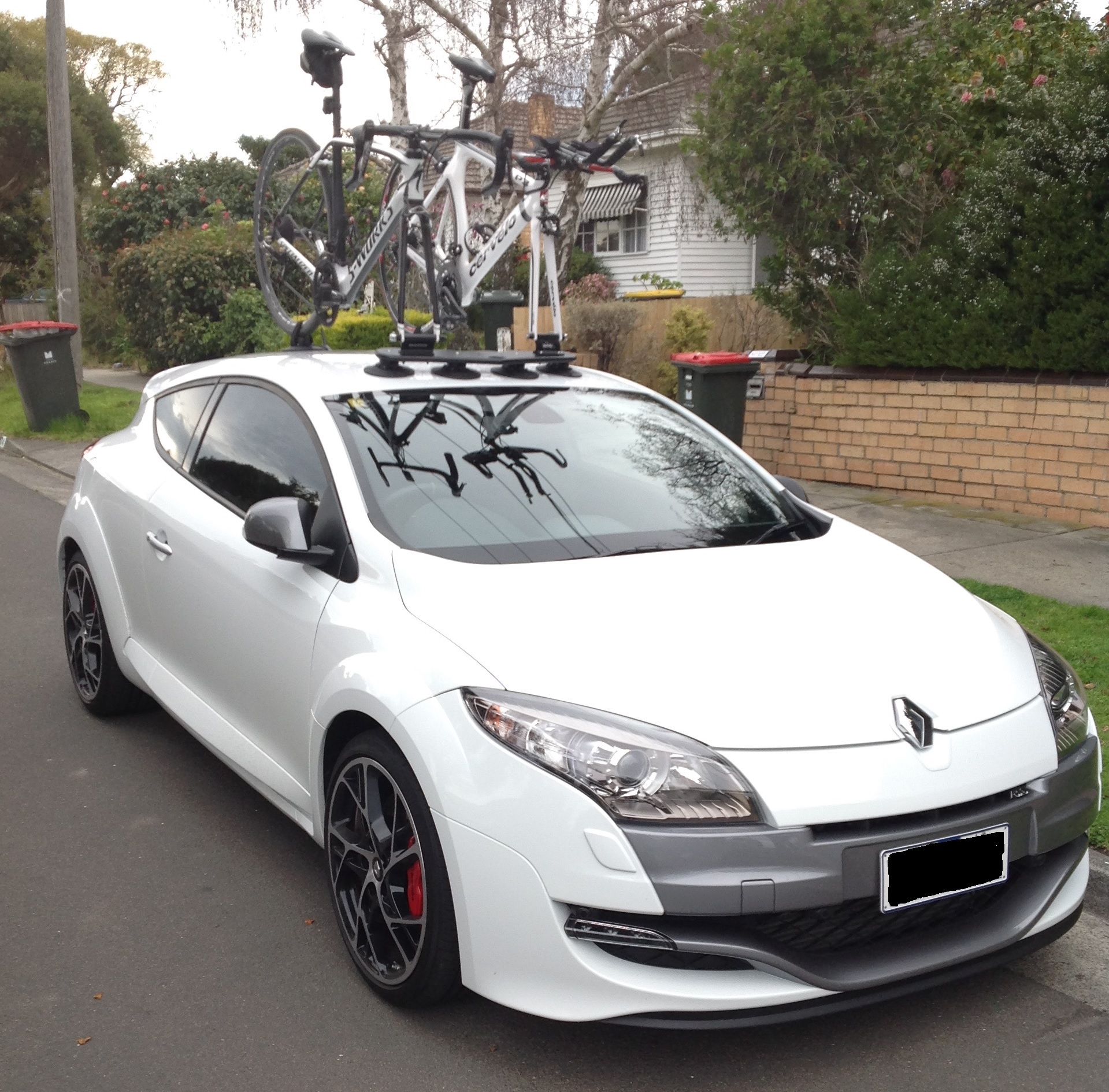 Renault Megane RS Bike Rack – The SeaSucker Mini Bomber Solution