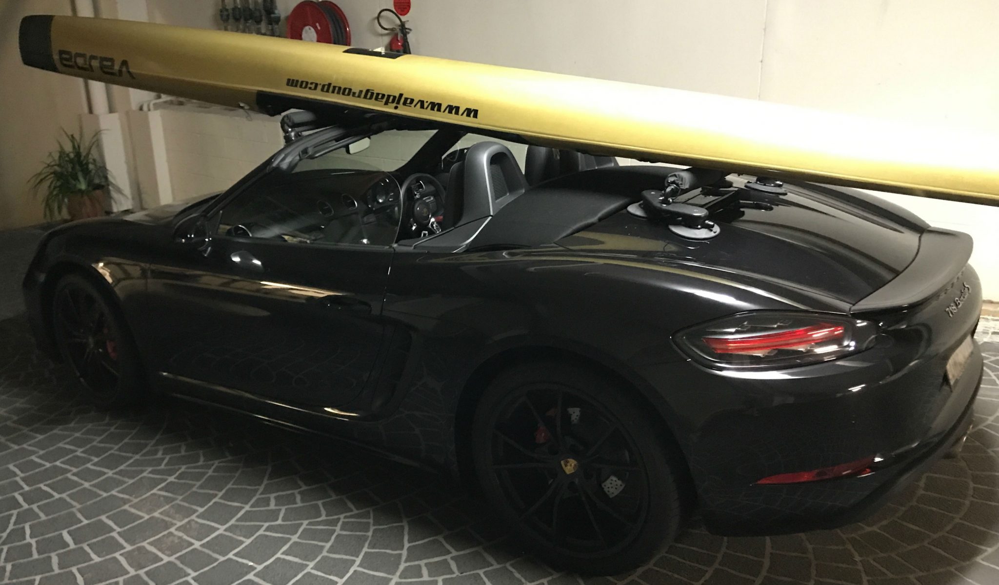 Porsche 718 Boxster S - The SeaSucker Paddle Board Rack