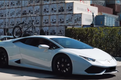 Lamborghini Huracan with a SeaSucker Talon 1-Bike Rack