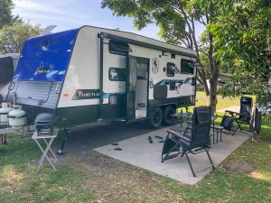 Removable roof rack on Caravan